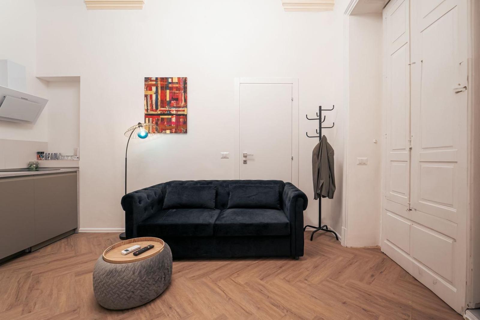 Elegant Design Apartment In Historical City Center Catania Bagian luar foto