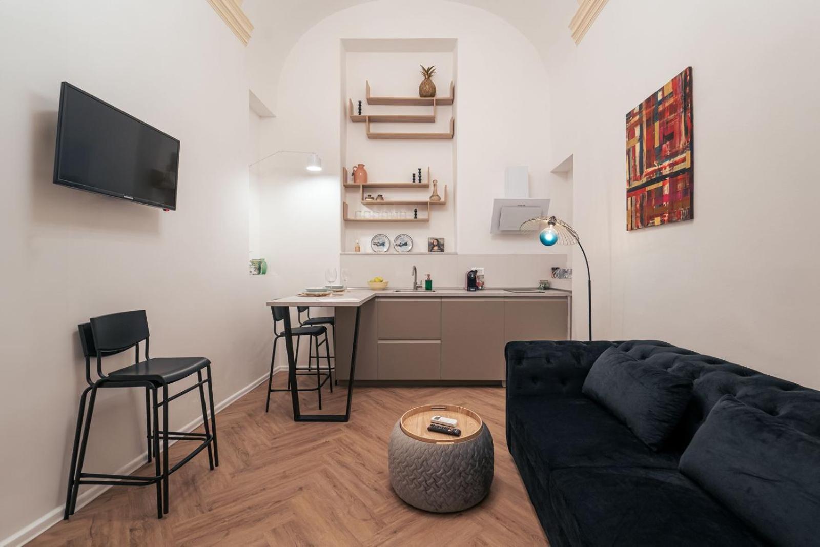 Elegant Design Apartment In Historical City Center Catania Bagian luar foto